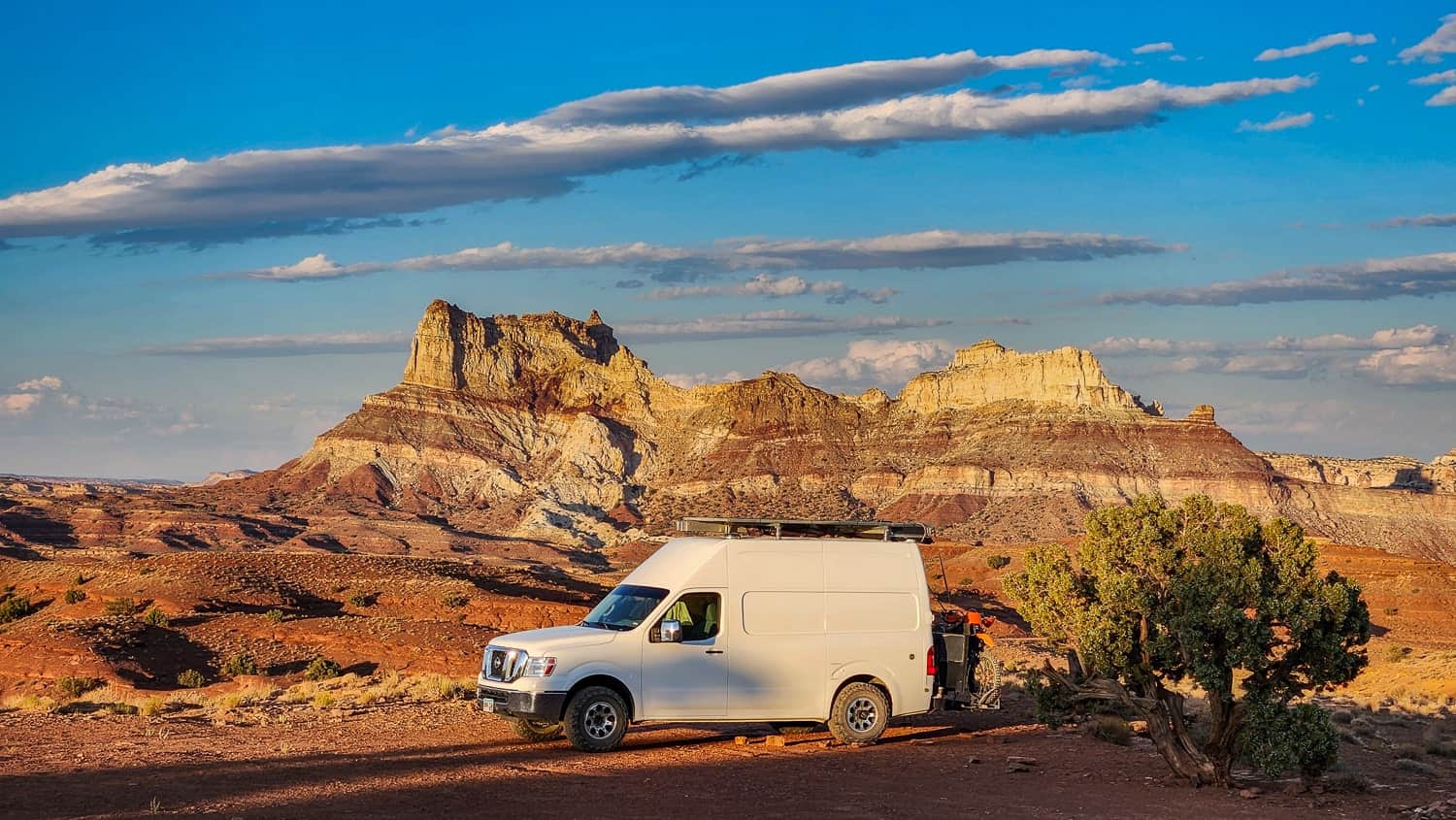 van in baren Utah mountains 